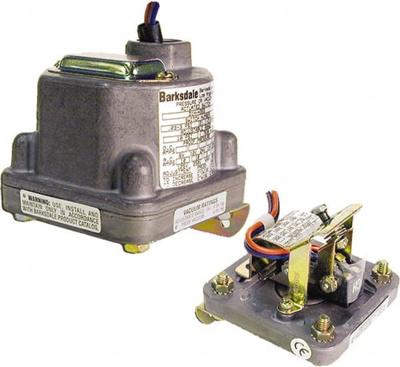 Diaphragm Pressure Switch: 1/4" NPTF Thread 2 x SPDT, 0.5% Repeatability Measuring & Inspecting Pres